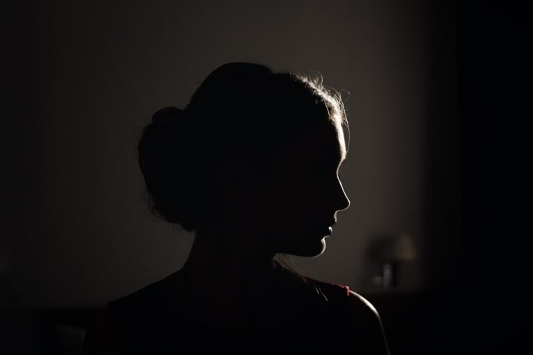 Mastering Silhouette Photography: Achieve Bold Results Without Complex Lighting