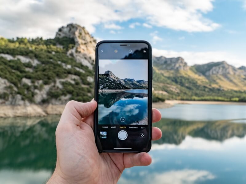 Halide Mark III Elevates Mobile Photography with Raw Processing