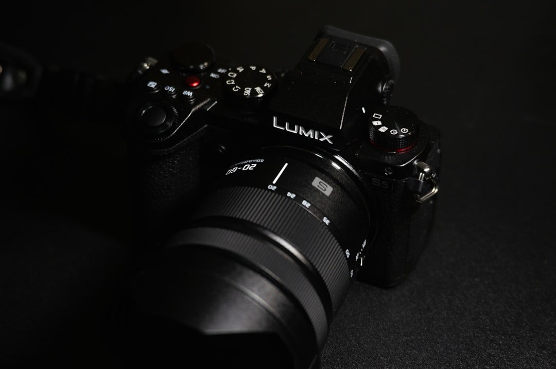 Panasonic Unveils Lumix L10: Modern Compact Camera with Fixed Lens Design