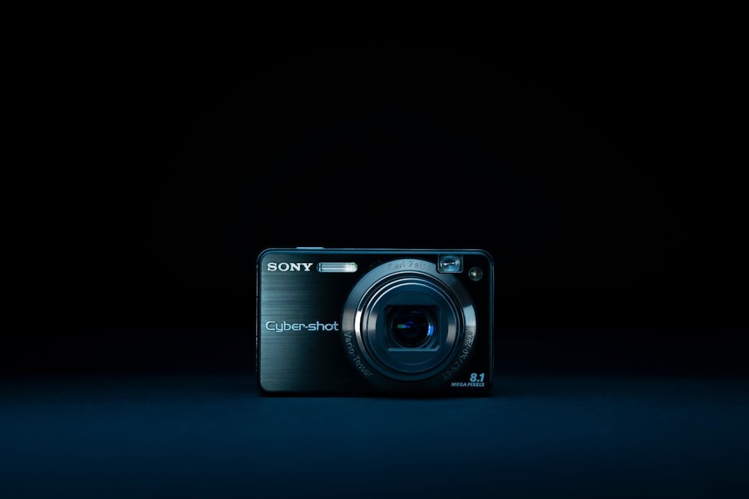 Sony RX1R Mark III Takes On Leica Q3 in Premium Compact Showdown