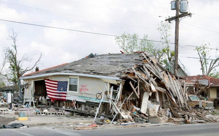 Breaking News: Photojournalist’s Quick Action Saves Life at Disaster Scene