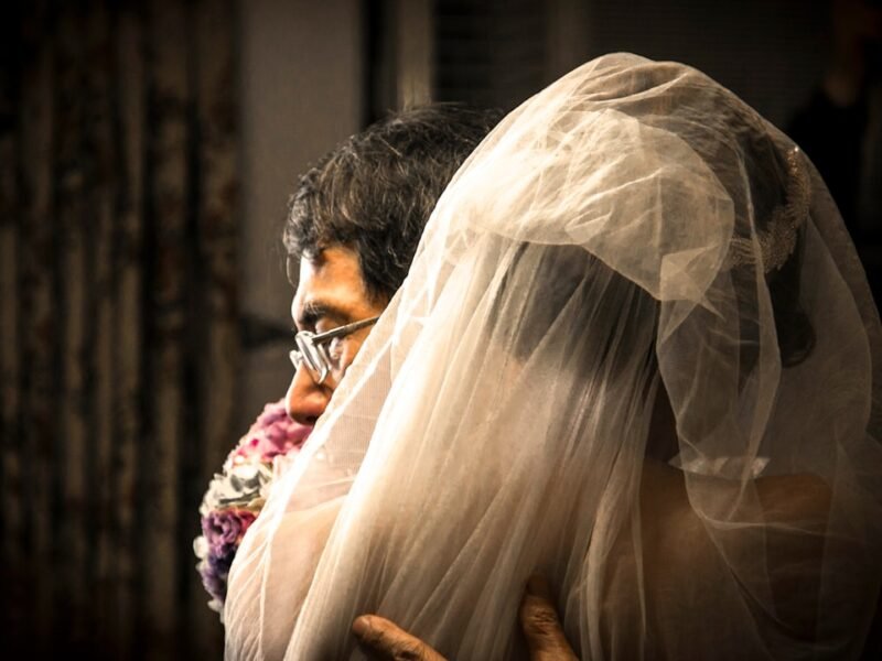 AI in Wedding Photography: Industry Divide Deepens