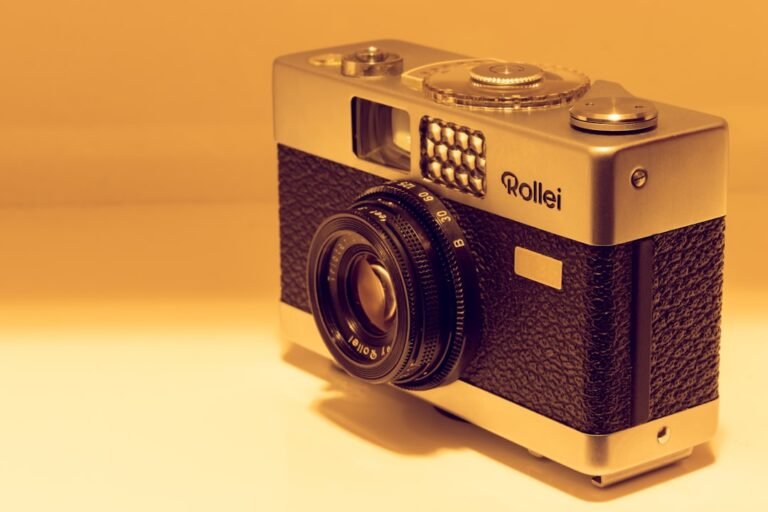 Vintage Camera Reveals Unexpected Gift: Father’s Image Emerges in Wedding Frames