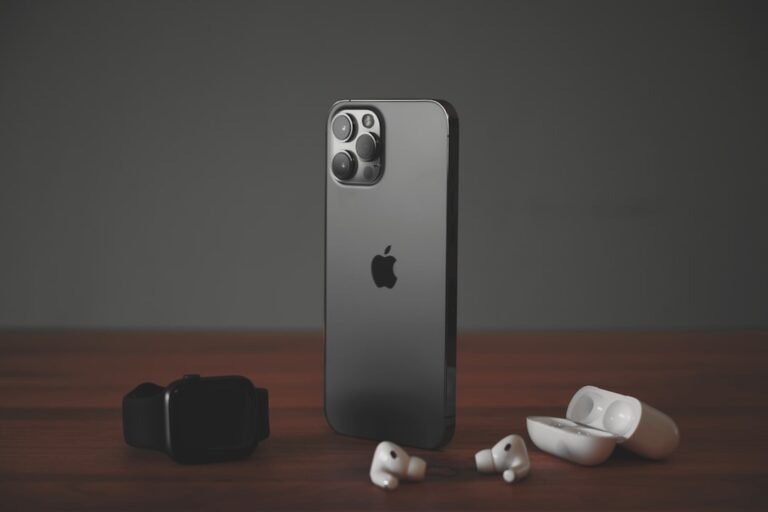 Apple Confronts Major Legal Challenge Over iPhone Photo App Data Collection