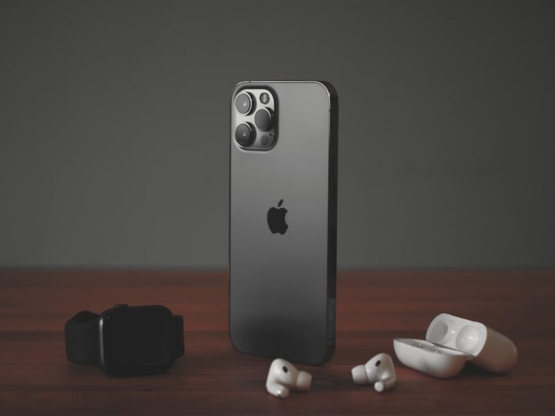 Apple Confronts Major Legal Challenge Over iPhone Photo App Data Collection