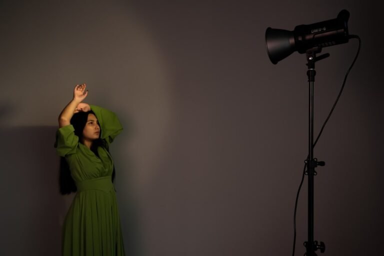 Mastering Single-Light Portrait Photography: A Simplified Approach