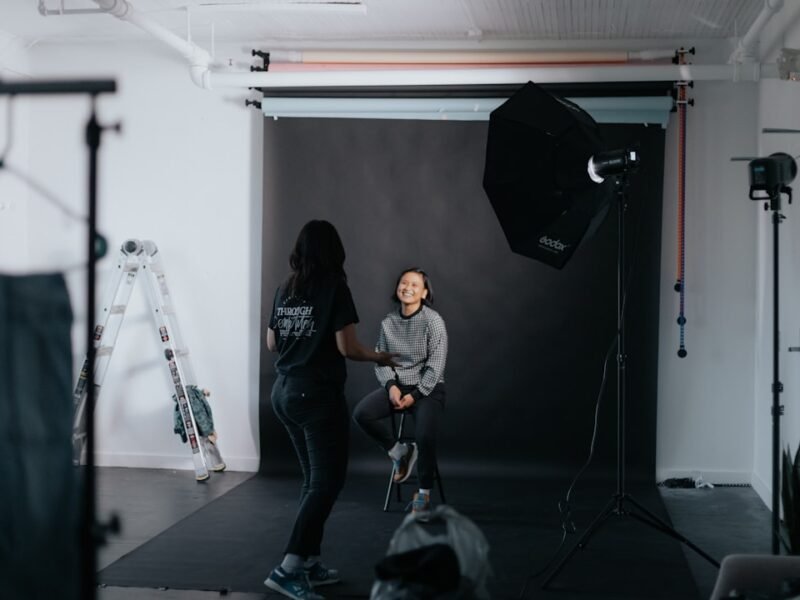 Flash vs. Continuous Lighting: Which Truly Shapes Portrait Quality?