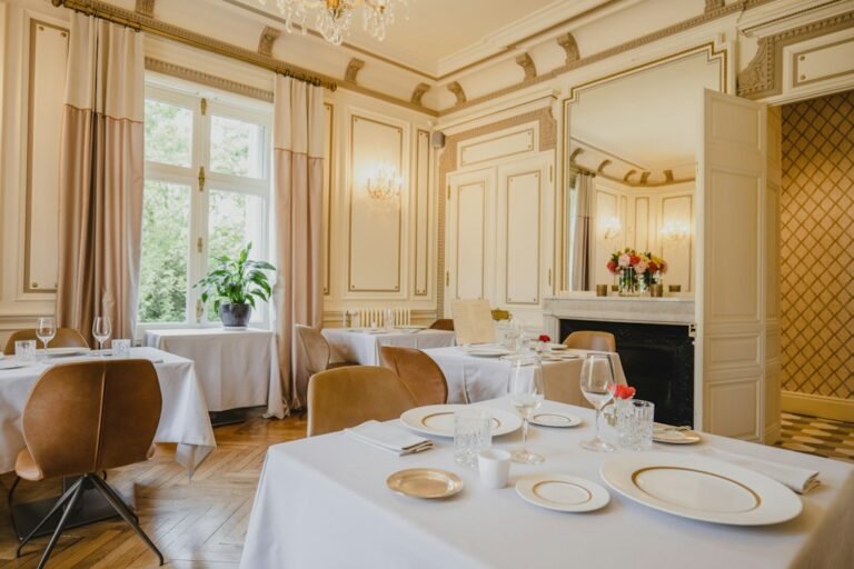 Haute Cuisine Hotspot Restricts Image Capture Amid Social Media Surge