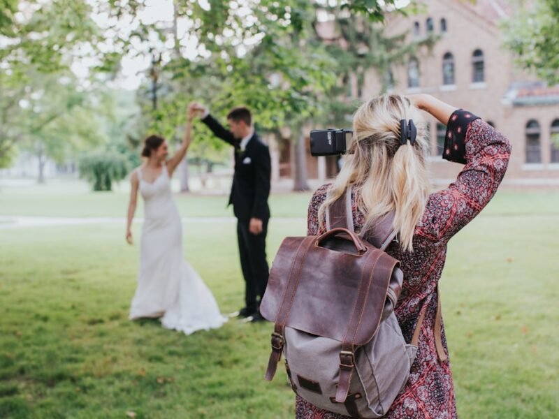 Master Wedding Photography with a Proven 3-to-5 Pose Framework