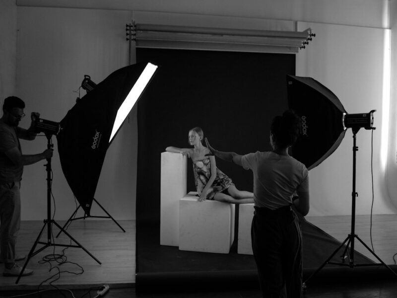 Decoding Light Sources: Identifying Beauty Dishes vs Softboxes