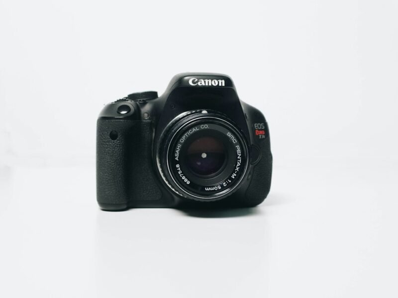 Premium Cameras Under $1,000: Your 2026 Buying Guide